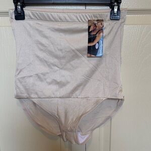 Cacique Nude Shapewear sz 18/20. Firm control.